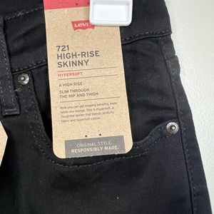 Levi’s 721 High-Rise Skinny Hypersoft